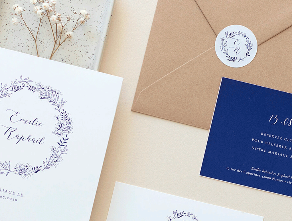 beaux faire-parts de mariage avec des enveloppes champêtre bleu, réalisés par Laurent Agier, créateur de mariage dans le var